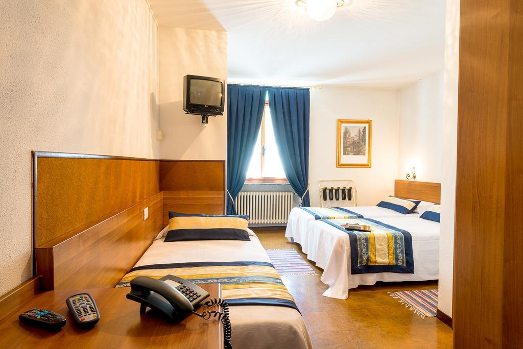 Albergo Altavilla Tirano Phòng bức ảnh